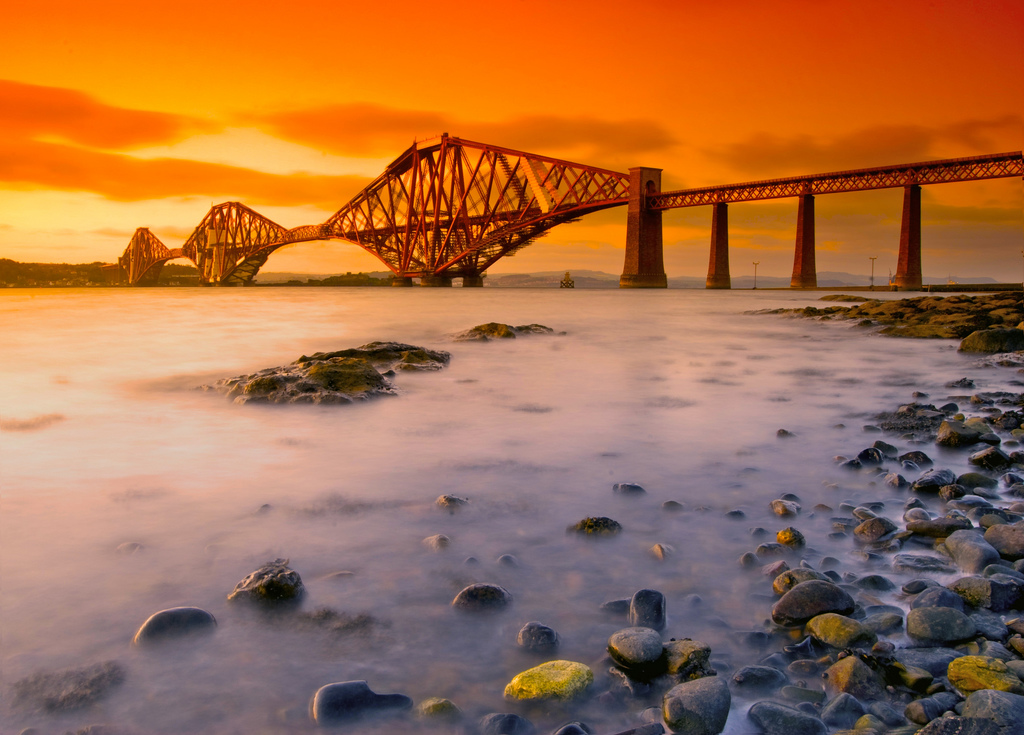 This image has an empty alt attribute; its file name is Forthrailbridgefromsouthqueensferry.jpg